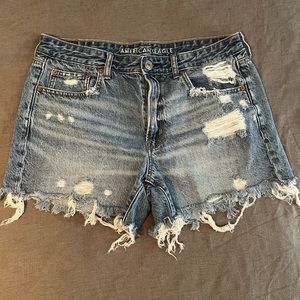 American Eagle women’s denim jean shorts size 12